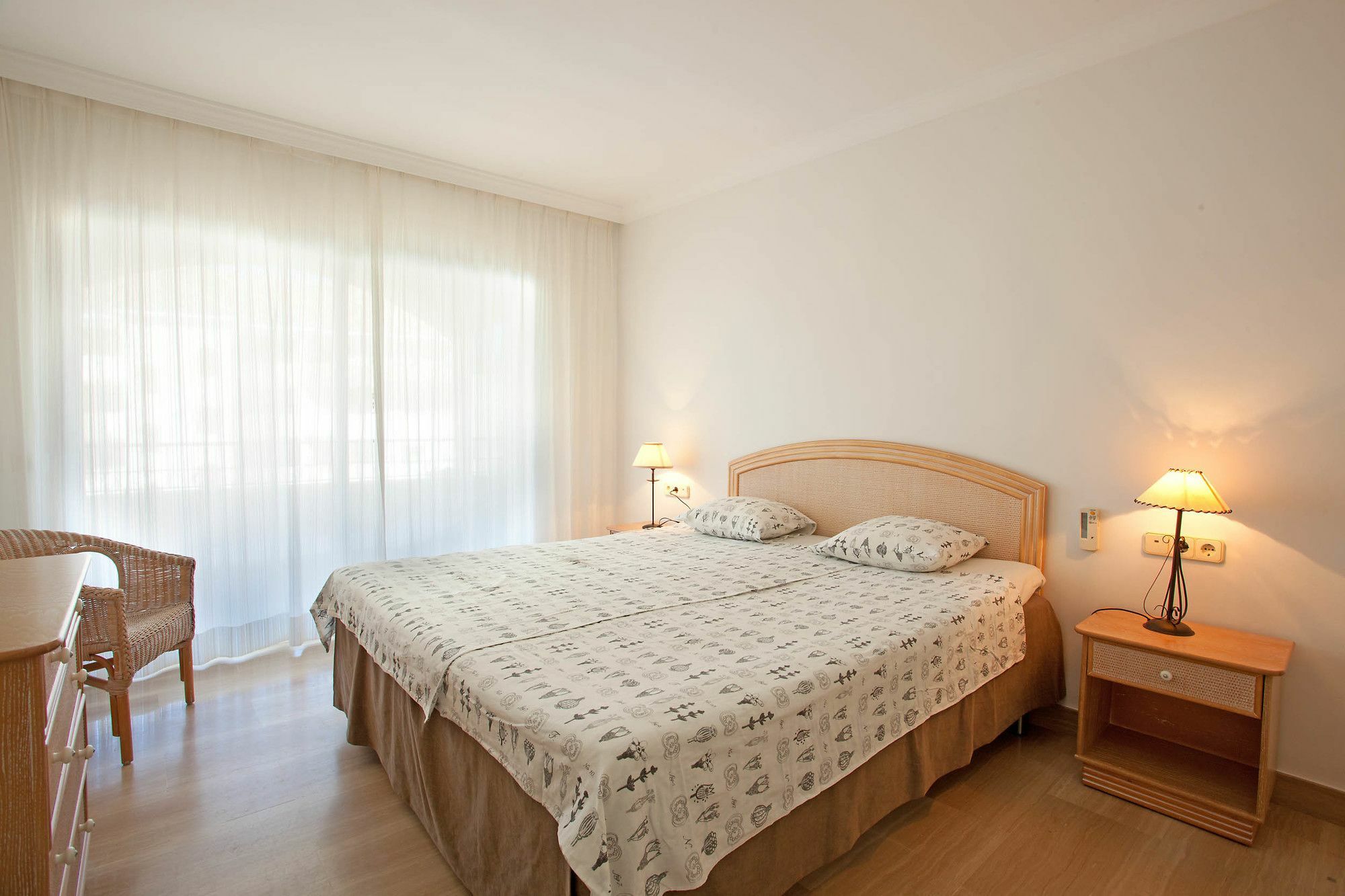 Luxury Elviria, *