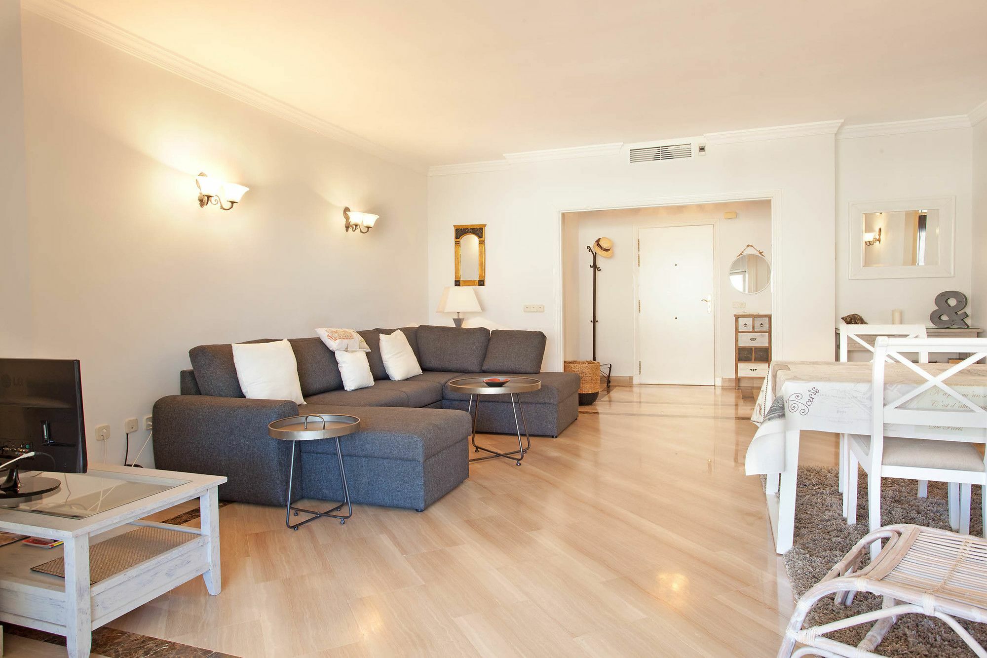 Luxury Elviria, *
